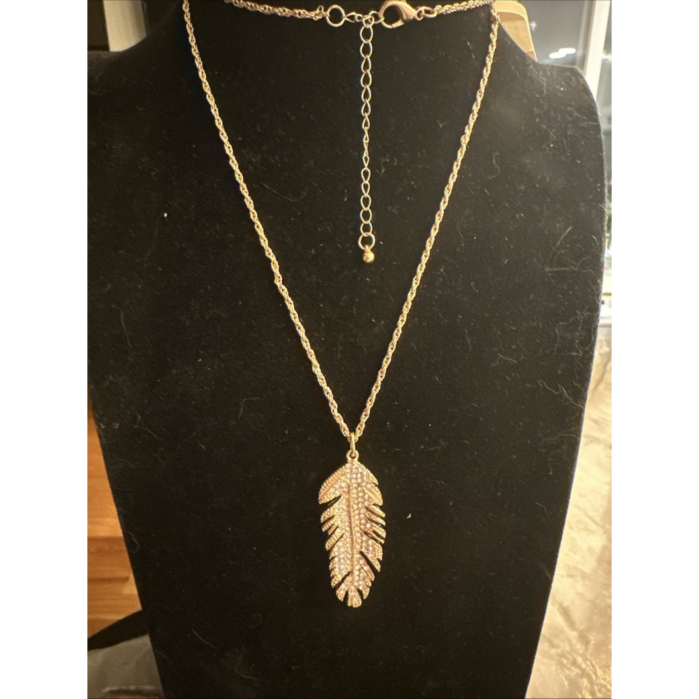 New Mudd GoldTone Fall Leaf Feather Native Rhinestone Necklace 36” Long Chain